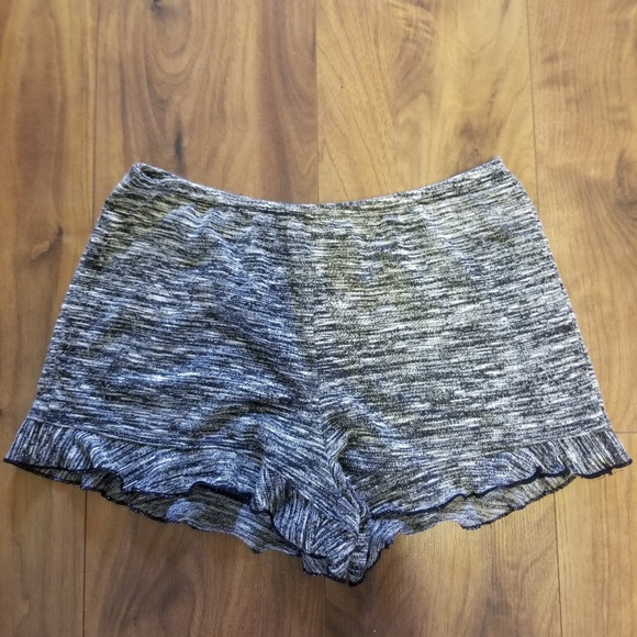 Shorts - Picture 2 of 3